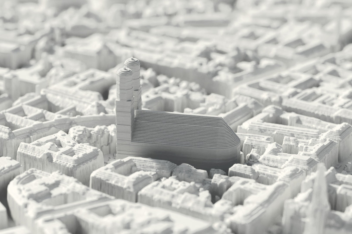 Nahaufnahme der 3D-gedruckten Karte von München, mit sichtbaren Druckschichten (3D-Rendering)